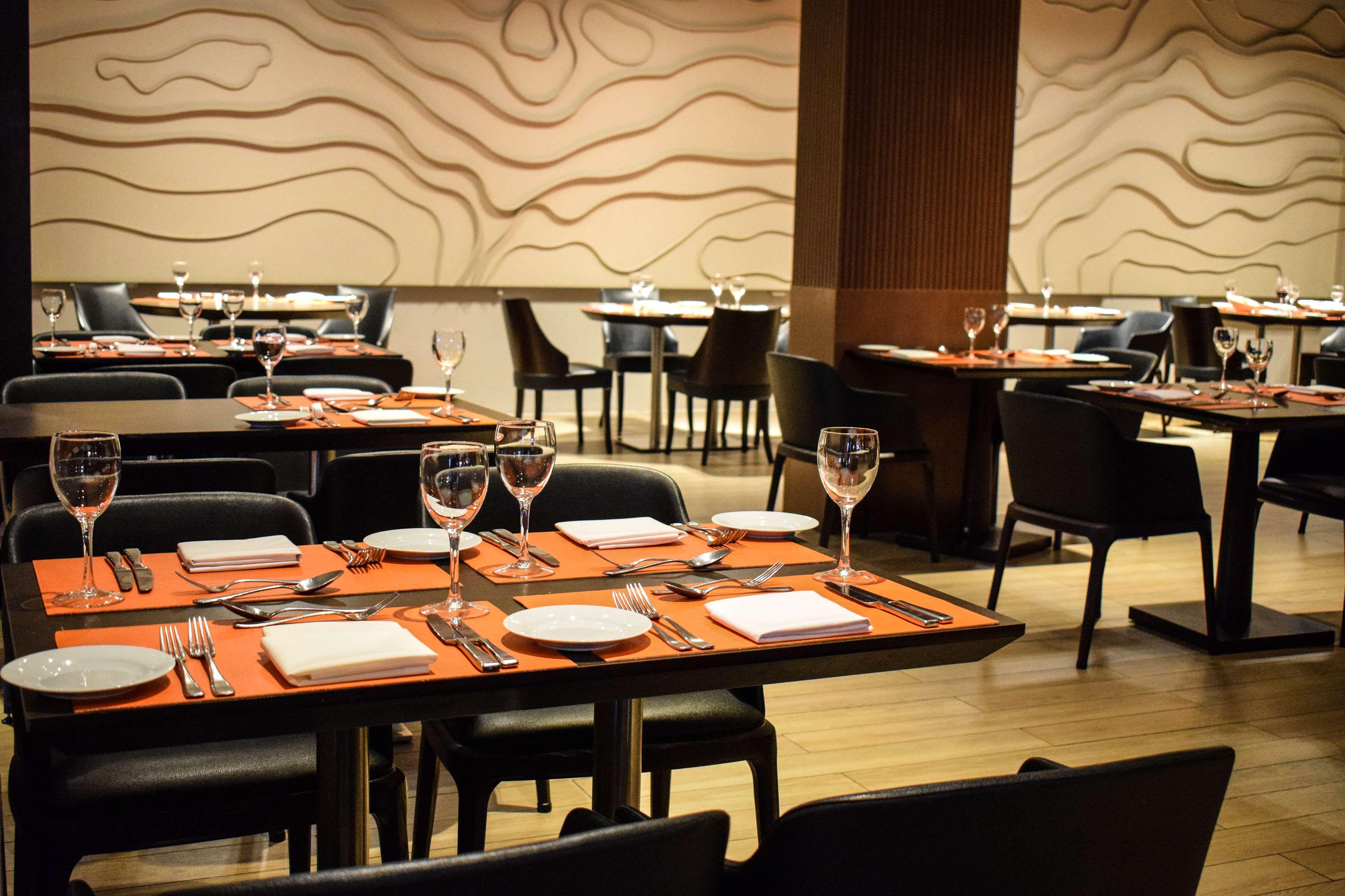 ホテル ウィンダム ノルデルタ ティグレ ブエノス アイレス エクステリア 写真 The interior of the restaurant