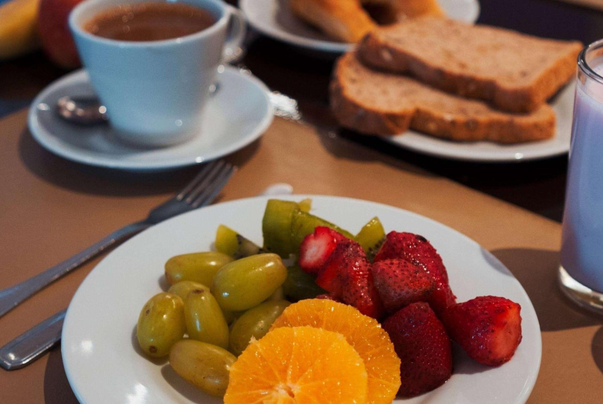 ホテル ウィンダム ノルデルタ ティグレ ブエノス アイレス エクステリア 写真 Fruit salad